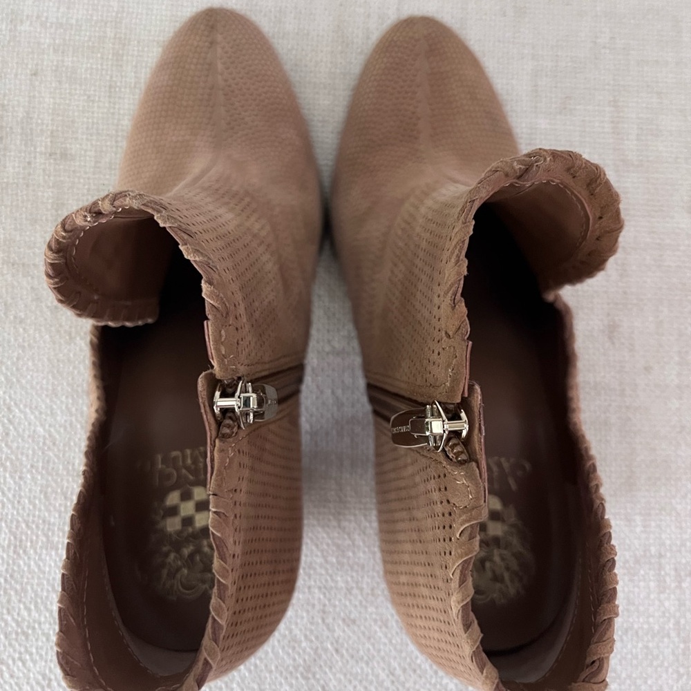 Vince Camuto Fernlee Tan Perforated Suede Block H… - image 4